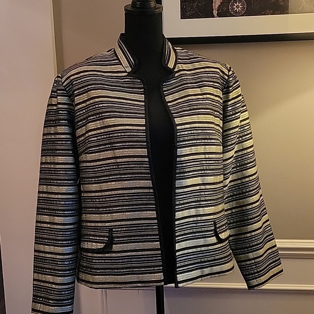 Sheri Martin - Picture 2 of 7